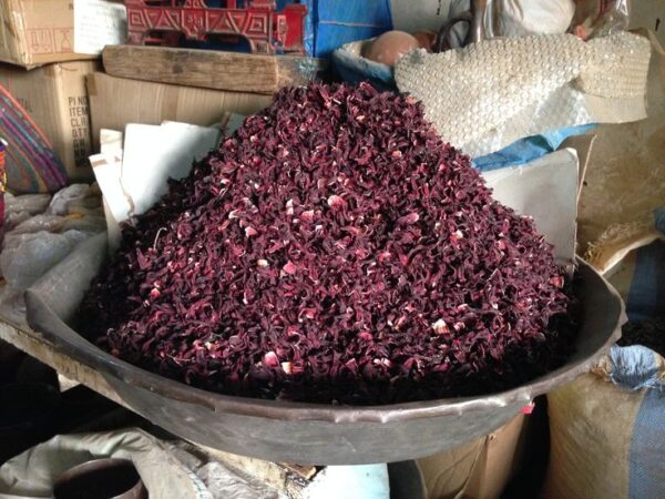 K A R K A D E H aka hibiscus at Souq Omdurman Feuilles de bissap
